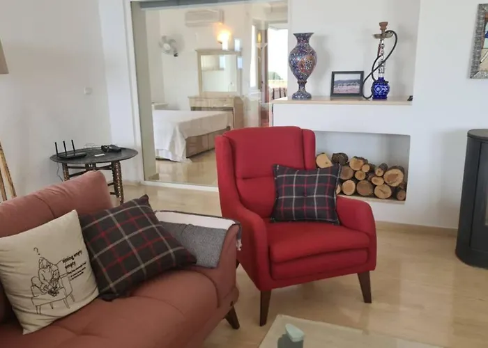 Gurli Kas Βίλα *